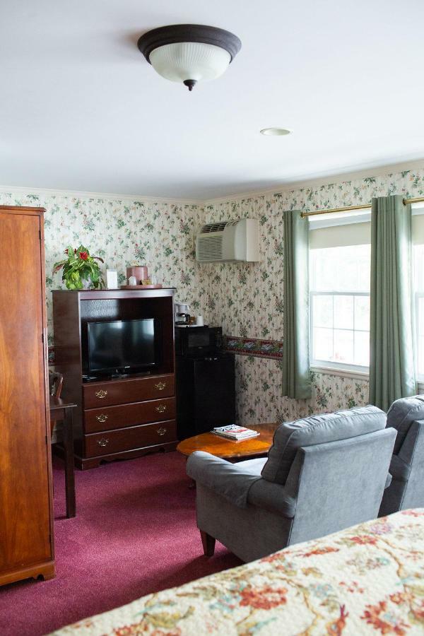 Inn At Iron Masters Lakeville Bagian luar foto